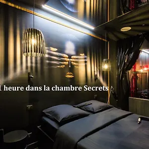 Отель для свиданий Love Avec Nuit Insolite Au Dandy Et Jacuzzi Privatise (adults Only), Париж